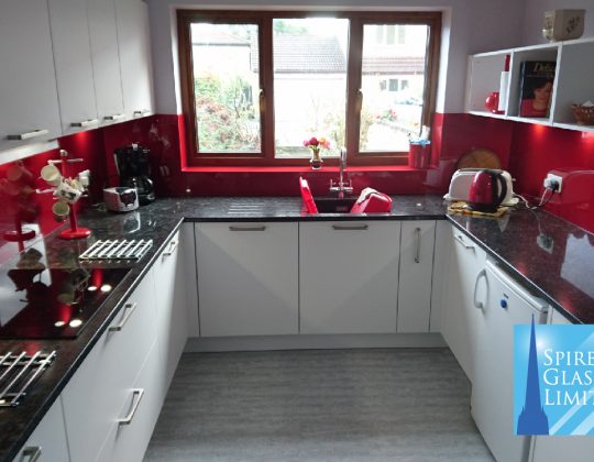 Glass Splashbacks Kitchen red