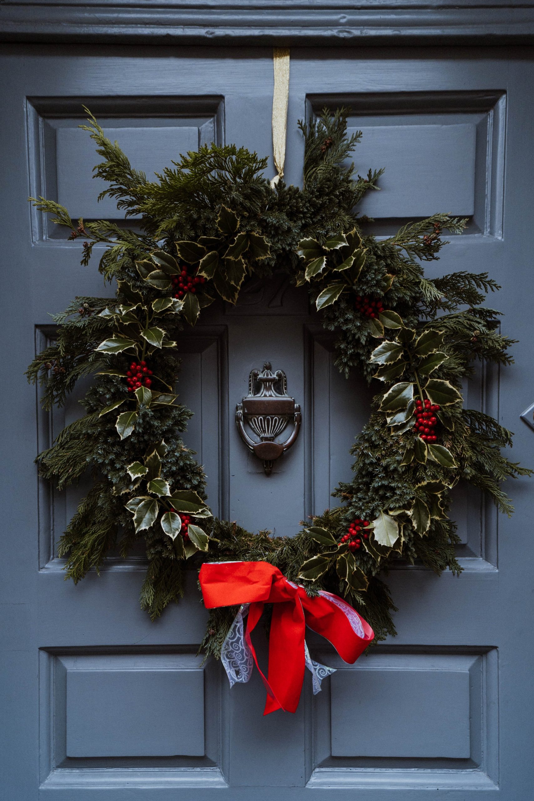 How To Decorate Your Windows & Doors For Christmas